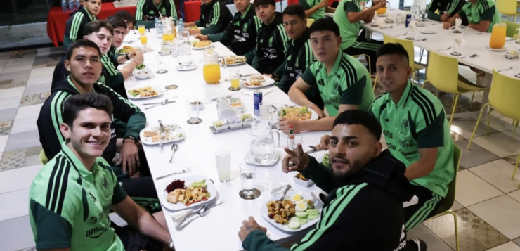 Mexican national team begins training camp for World Cup